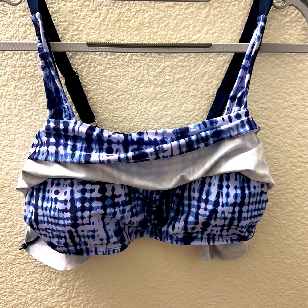 Women Ruffle Swim Top (L) - Picture 3 of 4